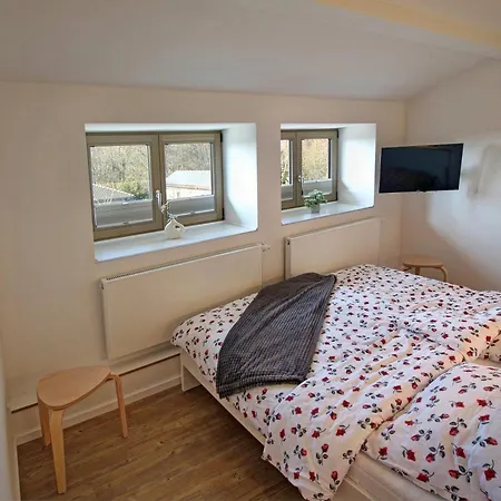 Bella, Gutshof Jarnitz 24,