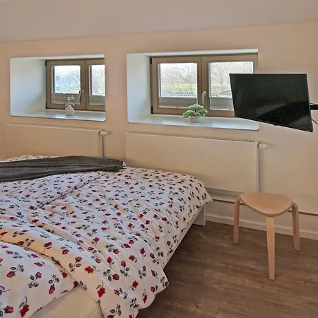 Bella, Gutshof Jarnitz 24, Apartman *