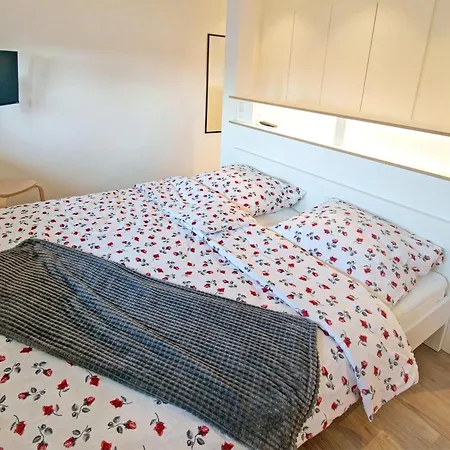 Bella, Gutshof Jarnitz 24, Apartman *